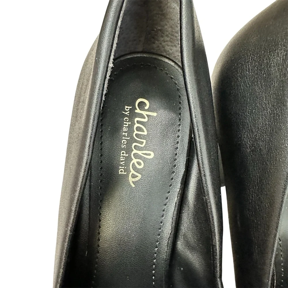 CHARLES DAVID Amity LoaferStyle BlockHeel Black Pump Gold Hardware PointedToe 9M